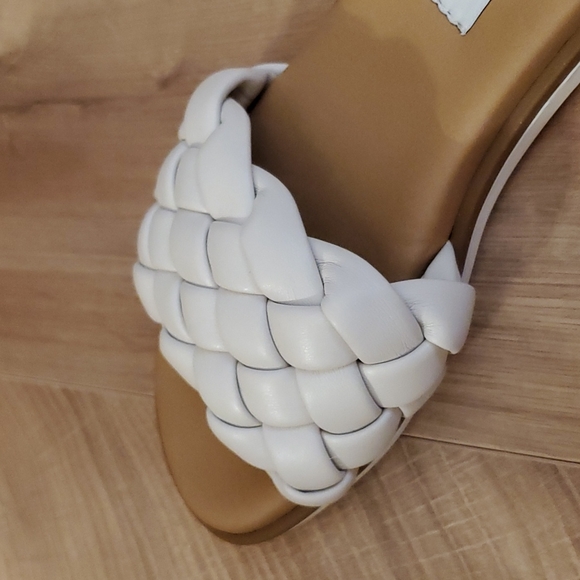 Steve Madden Paisley Creamy White Sandals - Size 8 - Brand New - Picture 5 of 7